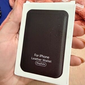 Apple Black Leather MagSafe Wallet for iPhone